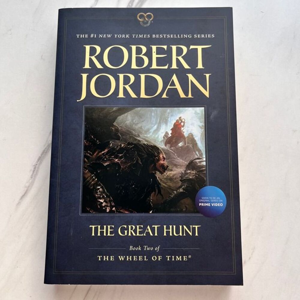 The Great Hunt: Book Two of The Wheel of Time by Robert Jordan - Paperback
